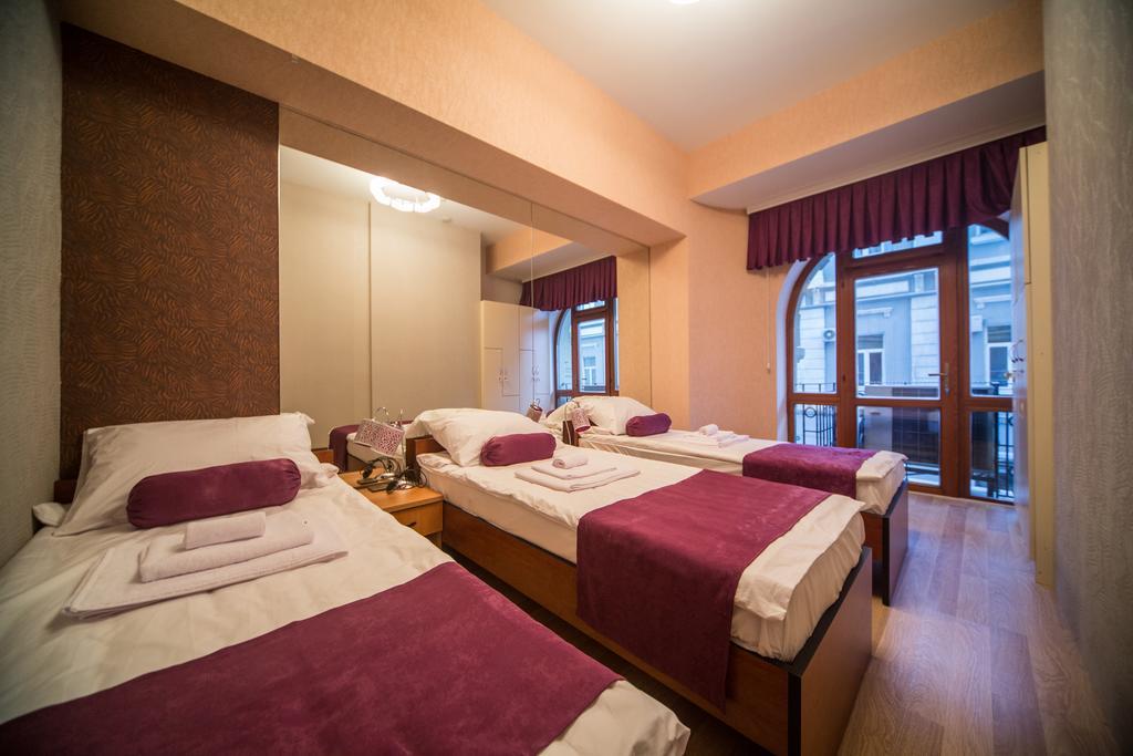 Hostel Inn Hotel&Hostel Baku Bagian luar foto
