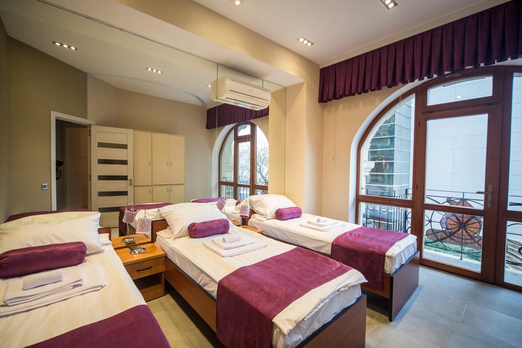 Hostel Inn Hotel&Hostel Baku Bagian luar foto
