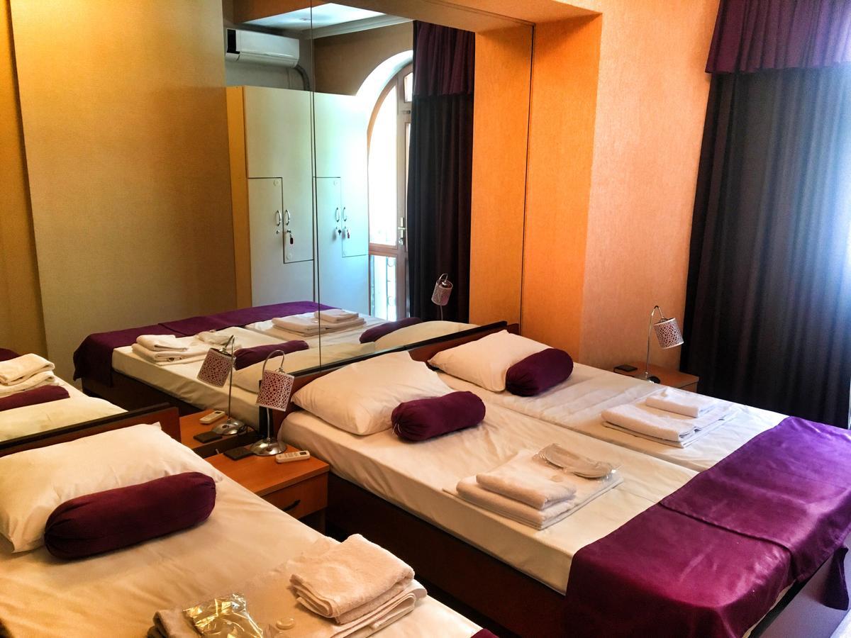 Hostel Inn Hotel&Hostel Baku Bagian luar foto